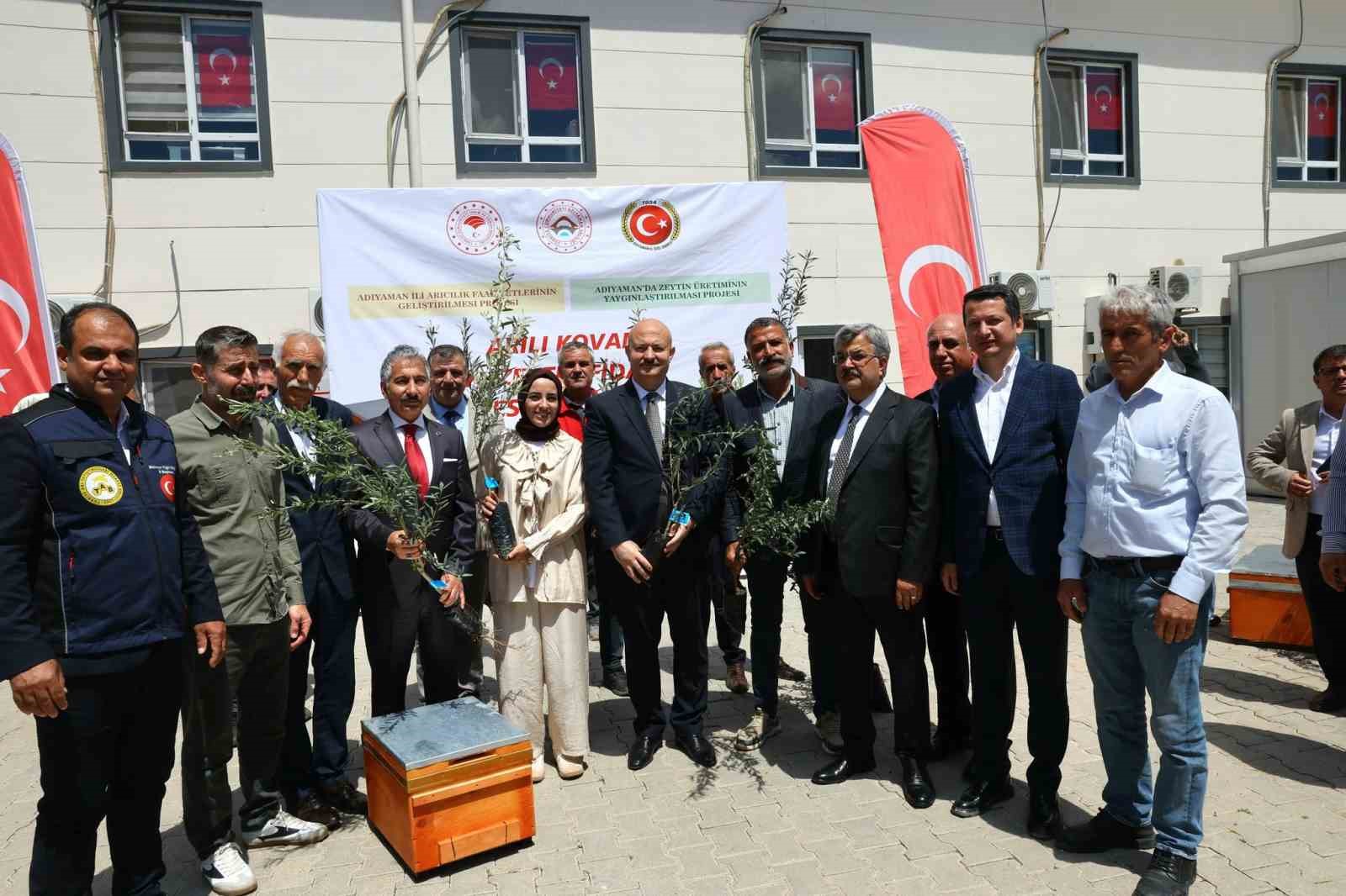 Adıyaman’da çiftçilere zeytin fidanı ve arılı kovan desteği