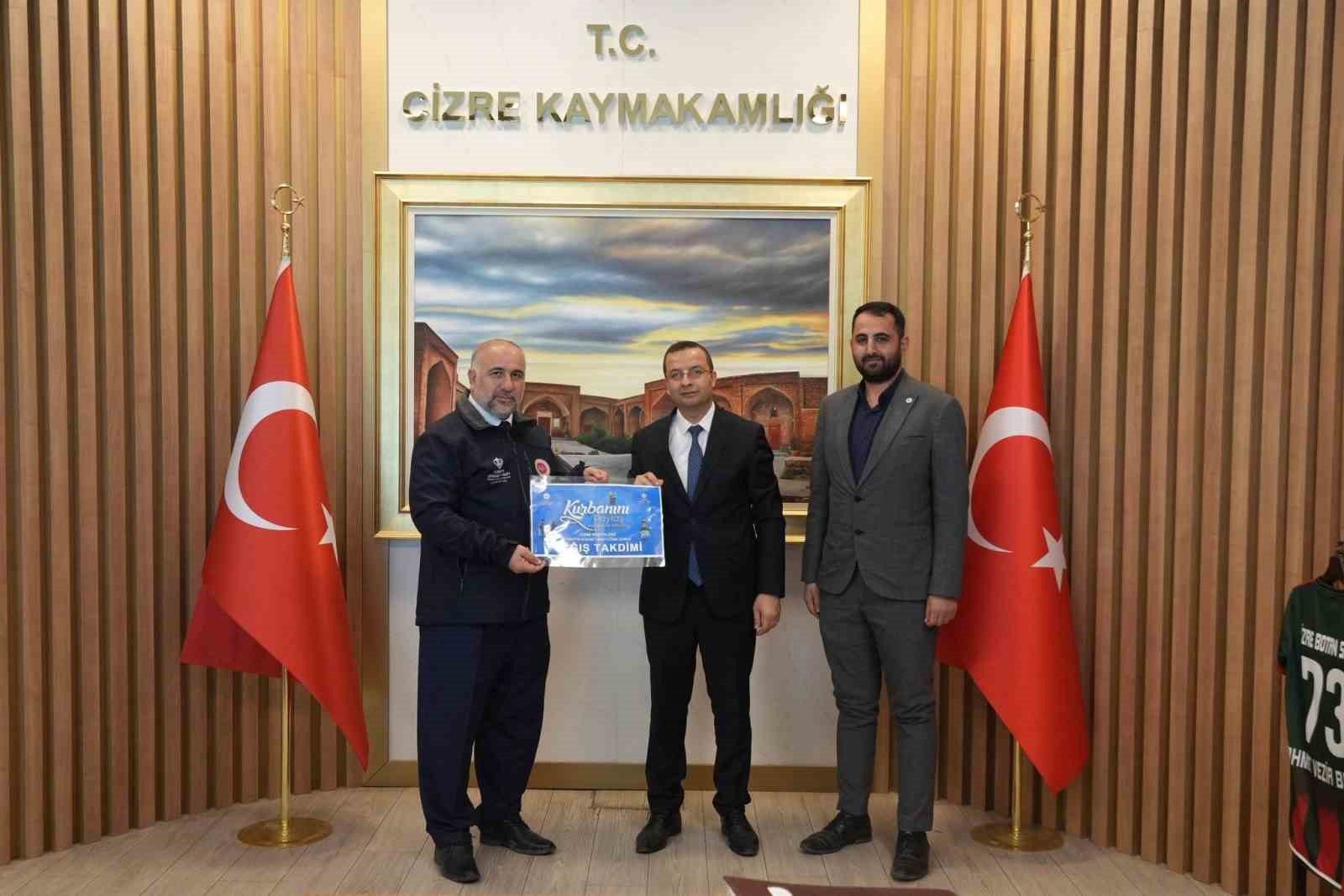 Cizre Kaymakamı Baycar, Türkiye Diyanet Vakfı kurban kampanyasına destek verdi