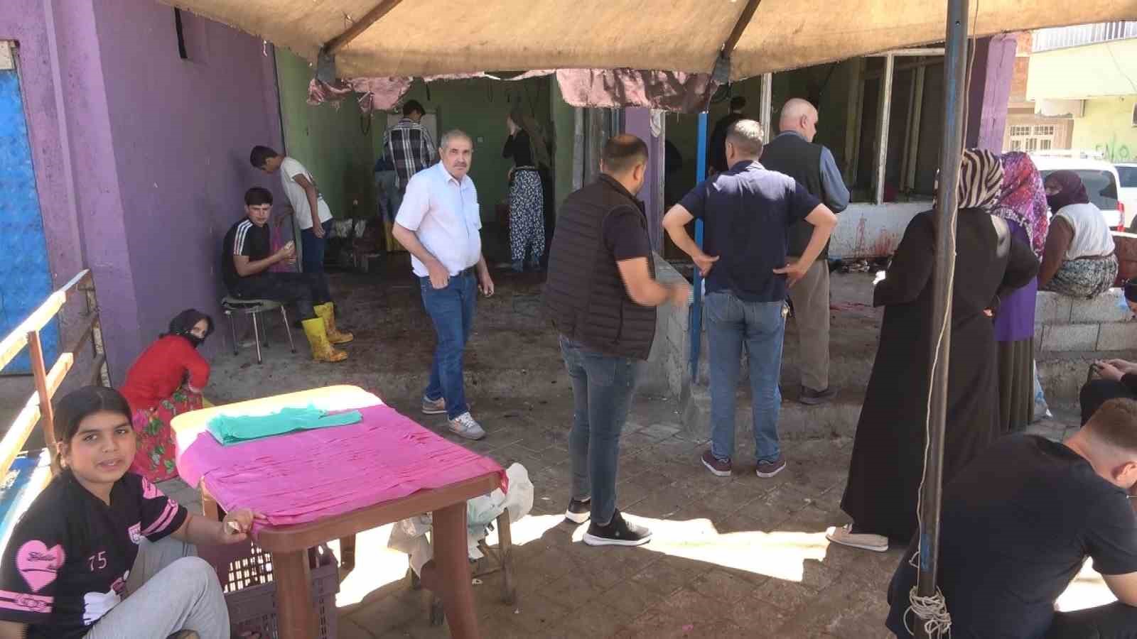 Diyarbakır’da bayramın ilk gününde kurbanlık mesaisi başladı