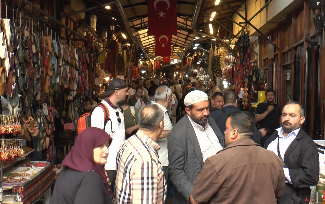 Gaziantep’in tarihi çarşılarında bayram yoğunluğu