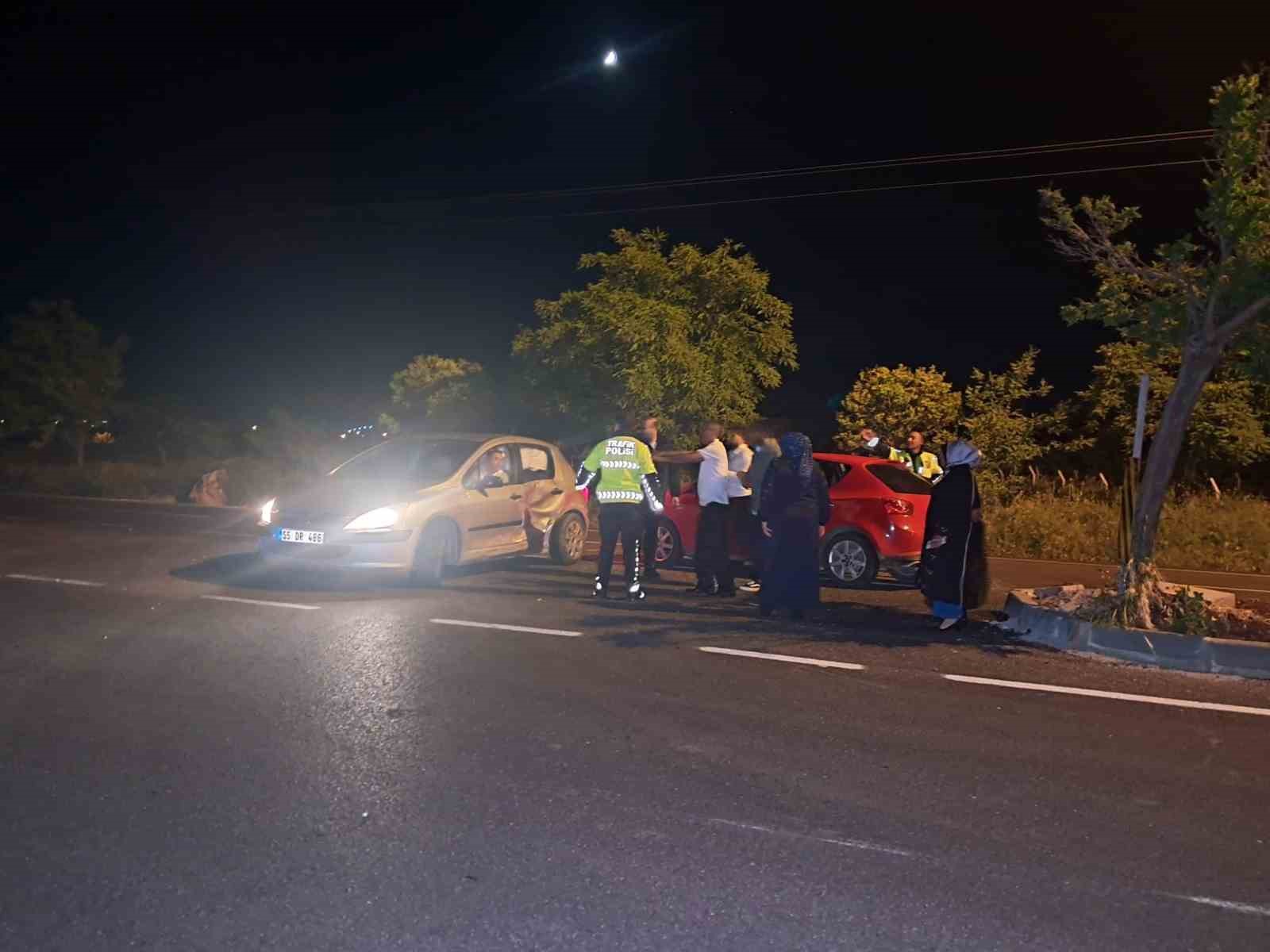 Kilis’te iki otomobil çarpıştı: 4 yaralı